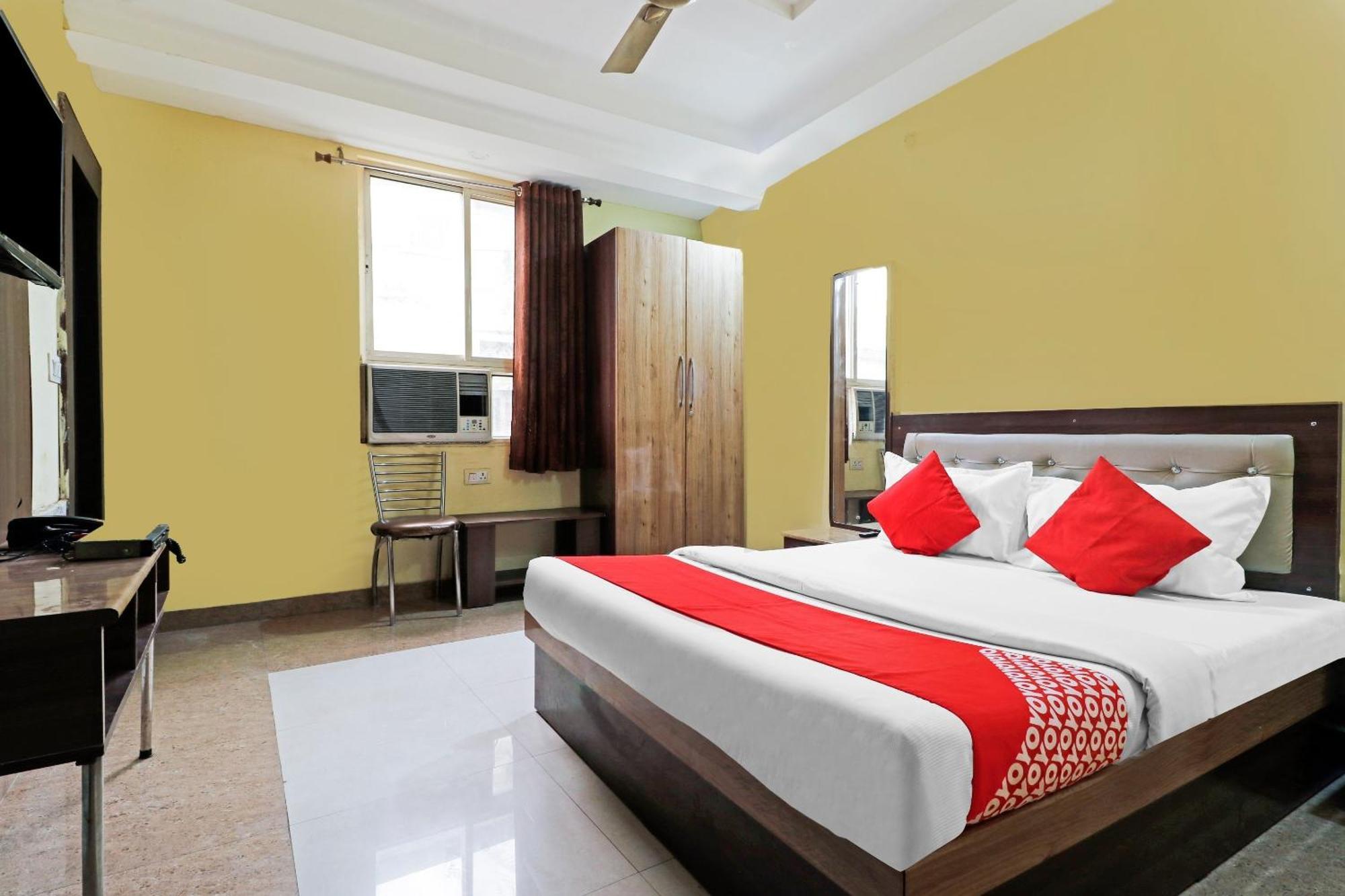Capital O Royal Inn Near Laskar Gwalior Exterior foto