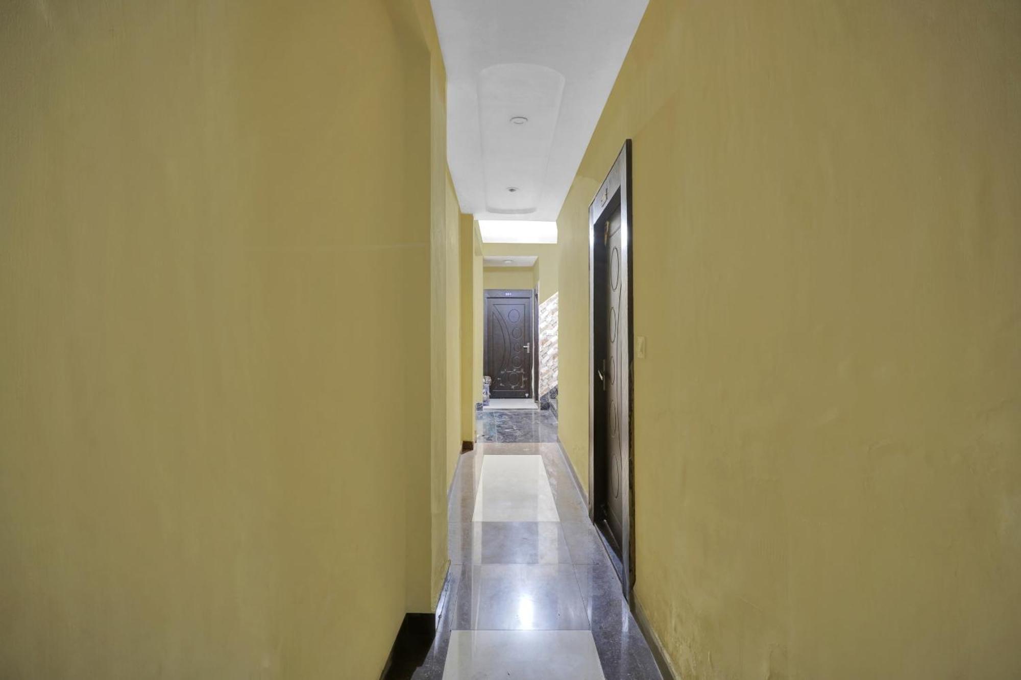Capital O Royal Inn Near Laskar Gwalior Exterior foto